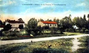 Charon - Place de la Mairie et Gendarmerie 